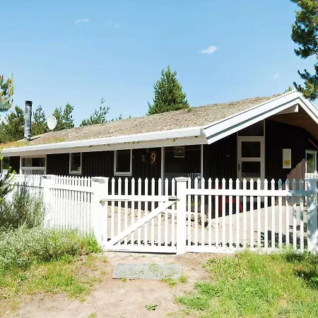 Holiday Trinnesvej Holiday home